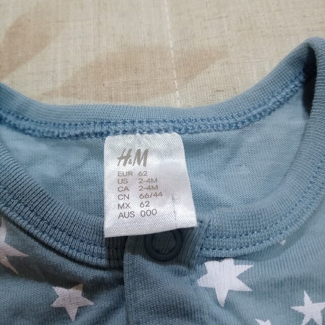 H&M(エイチアンドエム)の【yさん専用】H&M　ロンパース3枚セット+ミッキーロンパース キッズ/ベビー/マタニティのベビー服(~85cm)(ロンパース)の商品写真