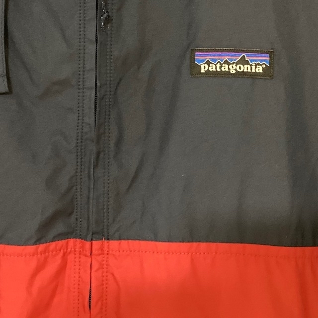 patagonia(パタゴニア)のパタゴニア　ライトライトアンドバリアブルフーディ メンズのジャケット/アウター(ナイロンジャケット)の商品写真