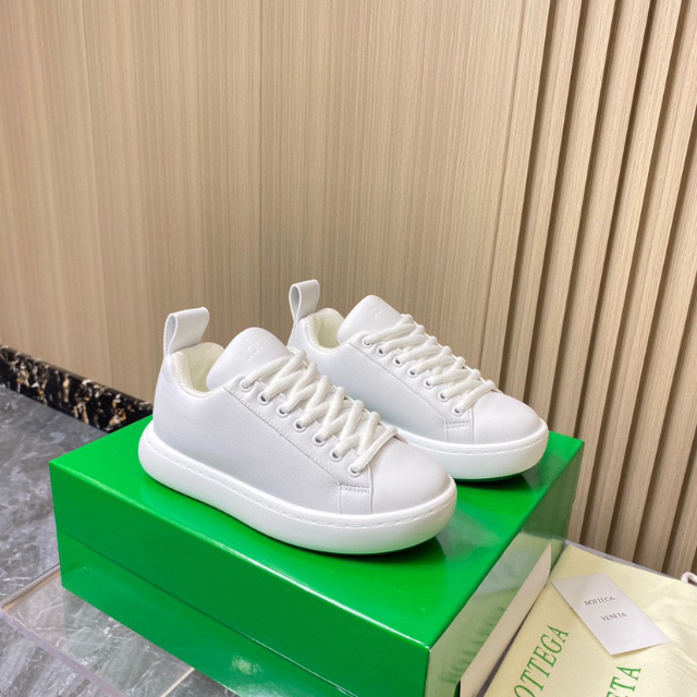 大幅割引」 BOTTEGA VENETAスニーカー acsenda.com