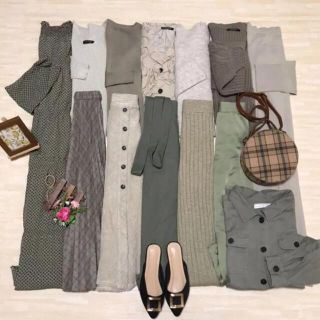 レディース服まとめ売り&服箱♡｜フリマアプリ ラクマ