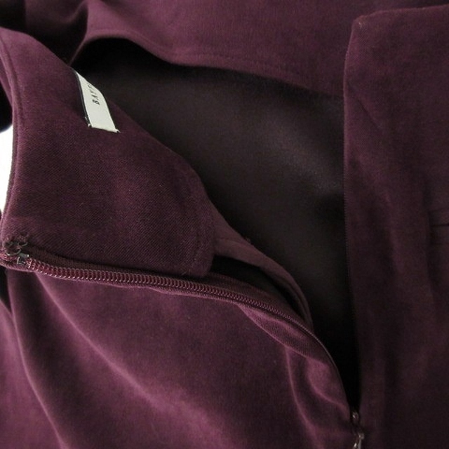 BAYFLOW(ベイフロー)のベイフロー スカート 台形 ひざ丈 バックファスナー 無地 3 紫 ボトムス レディースのスカート(ひざ丈スカート)の商品写真