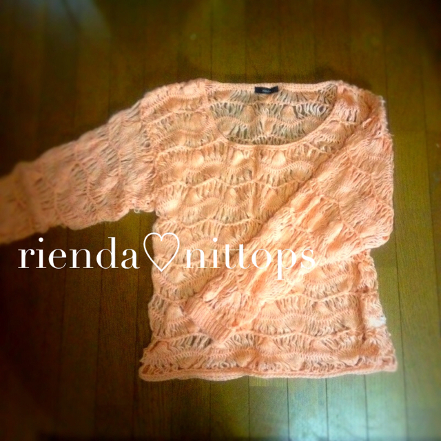 rienda(リエンダ)のrienda.肩出しゆるニット レディースのトップス(ニット/セーター)の商品写真