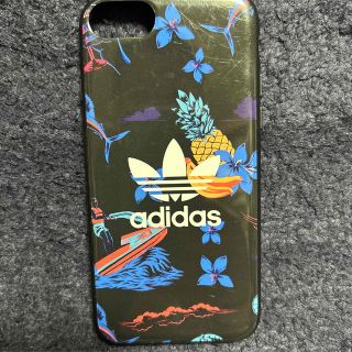 アディダス(adidas)のiPhone SEの第二世代ケース(iPhoneケース)