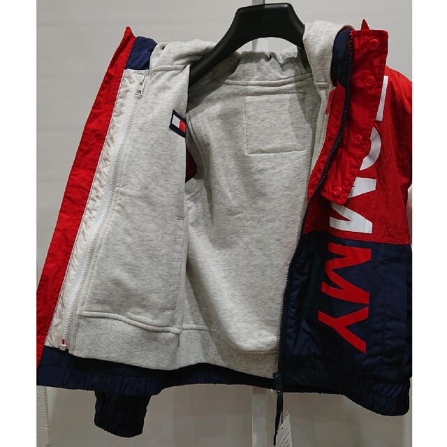 TOMMY HILFIGER(トミーヒルフィガー)の3way トミーヒルフィガー アウター 140 キッズ/ベビー/マタニティのキッズ服男の子用(90cm~)(ジャケット/上着)の商品写真