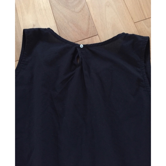 新品♡︎未使用  ナチュカラ  コットン Aライン シャツ ノースリーブ レディースのトップス(Tシャツ(半袖/袖なし))の商品写真