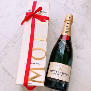 モエエシャンドン(MOËT & CHANDON)のモエ シャンドン アンぺリアル ブリュット　シャンパン　酒　箱あり(シャンパン/スパークリングワイン)