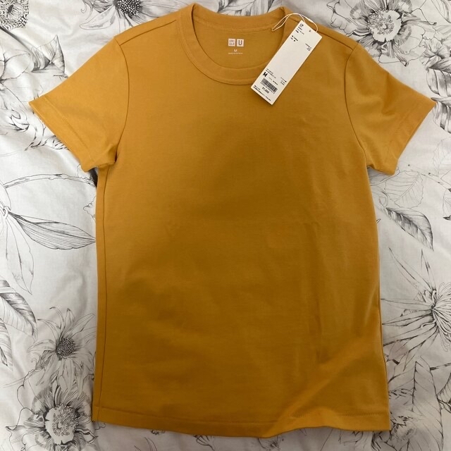 UNIQLO(ユニクロ)のUNIQLO U クルーネックT (半袖) yellow Mサイズ レディースのトップス(Tシャツ(半袖/袖なし))の商品写真