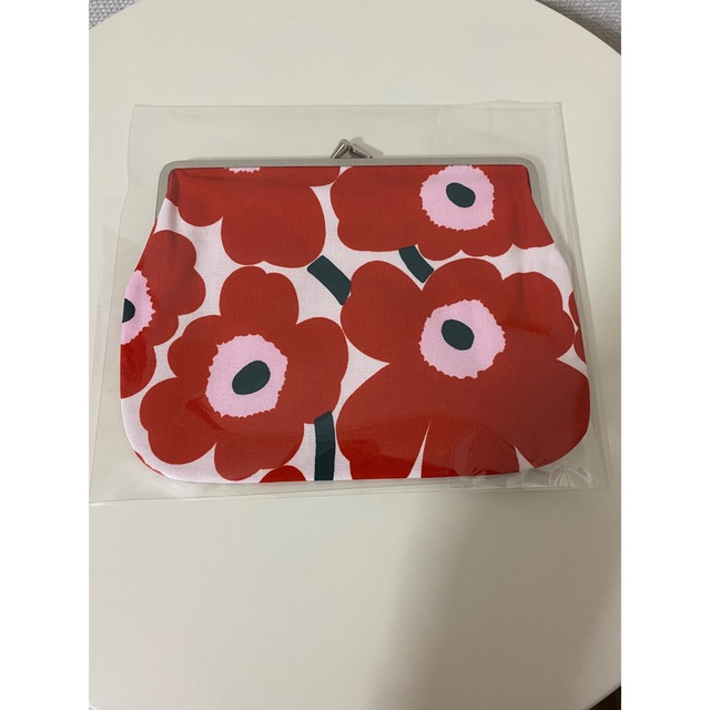 marimekko(マリメッコ)の未使用♡マリメッコがま口ポーチ　赤 レディースのファッション小物(ポーチ)の商品写真