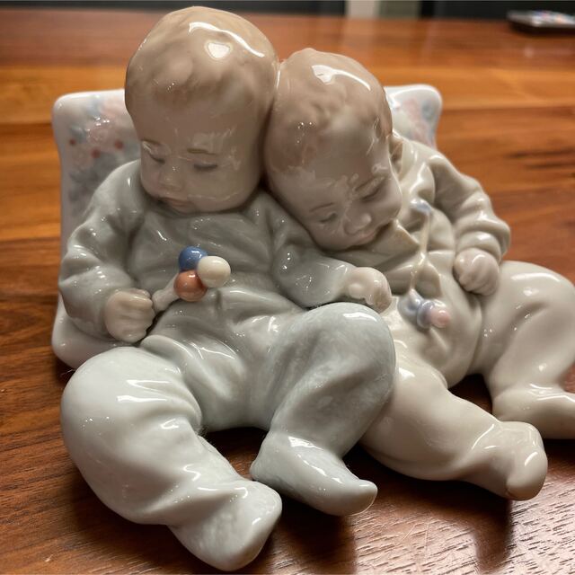 □ リヤドロ 夢のゆりかご 双子 赤ちゃん 陶器 06127