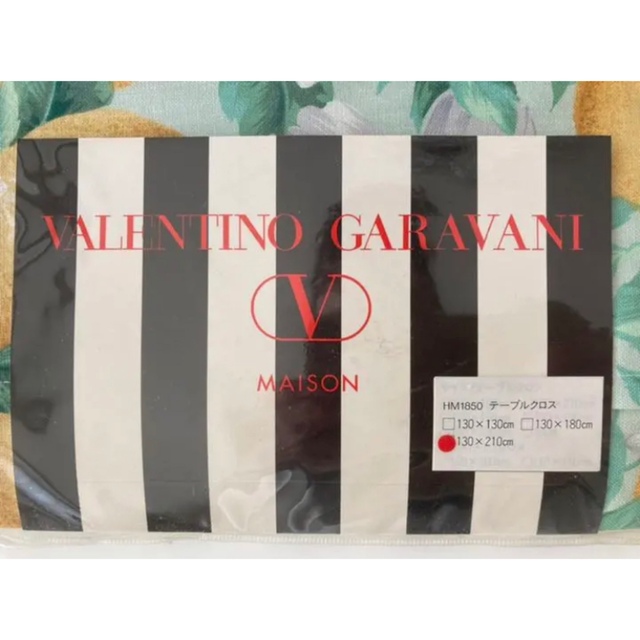 valentino garavani(ヴァレンティノガラヴァーニ)の① Valentino  ヴァレンティノ テーブルクロス　ティッシュカバー　新品 インテリア/住まい/日用品のキッチン/食器(テーブル用品)の商品写真