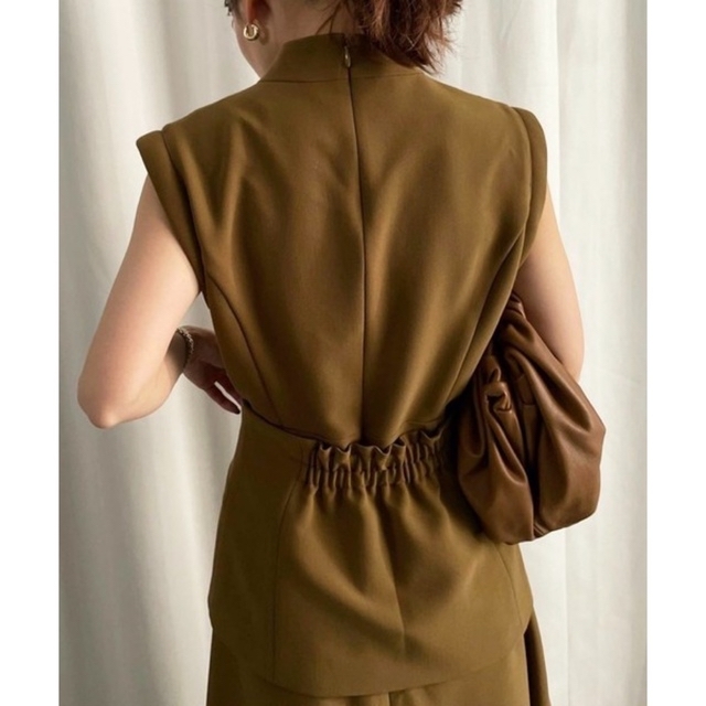 日本オンライン ししお様 SHOULDER PADDED PEPLUM DRESS acsenda.com