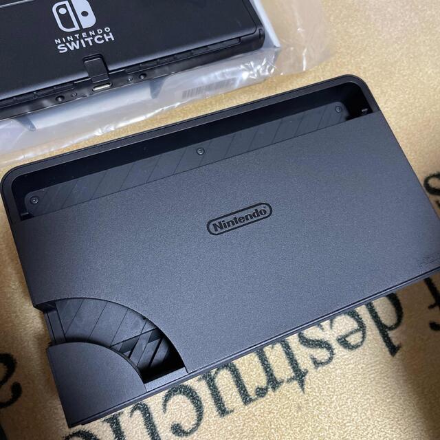 Nintendo Switch(ニンテンドースイッチ)のNintendo Switch 本体 有機ELモデル HEG-S-KABAA エンタメ/ホビーのゲームソフト/ゲーム機本体(家庭用ゲーム機本体)の商品写真