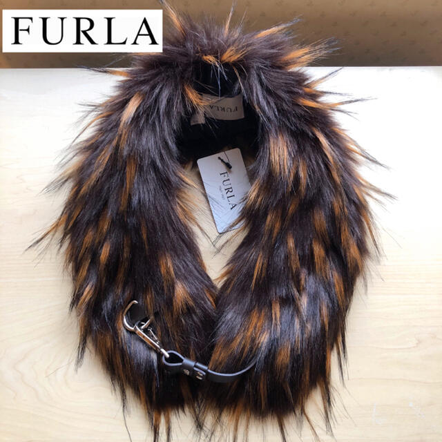 Furla(フルラ)の★新品・タグ付き★FURLA　フルラ　ファーマフラー　クリップ付き　ブラウン レディースのファッション小物(マフラー/ショール)の商品写真