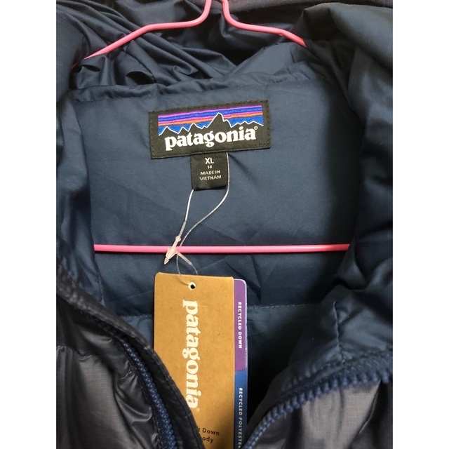 patagonia(パタゴニア)の★新品★パタゴニア キッズハイロフトダウンセーターフーディ ネイビー/XL メンズのジャケット/アウター(ダウンジャケット)の商品写真