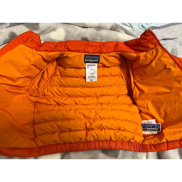 patagonia(パタゴニア)のパタゴニア  ライトダウン　18M キッズ/ベビー/マタニティのベビー服(~85cm)(ジャケット/コート)の商品写真