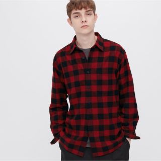 ユニクロ(UNIQLO)の新品未使用送料込み UNIQLOフランネルチェックシャツ 赤✖︎黒 XXL(シャツ)