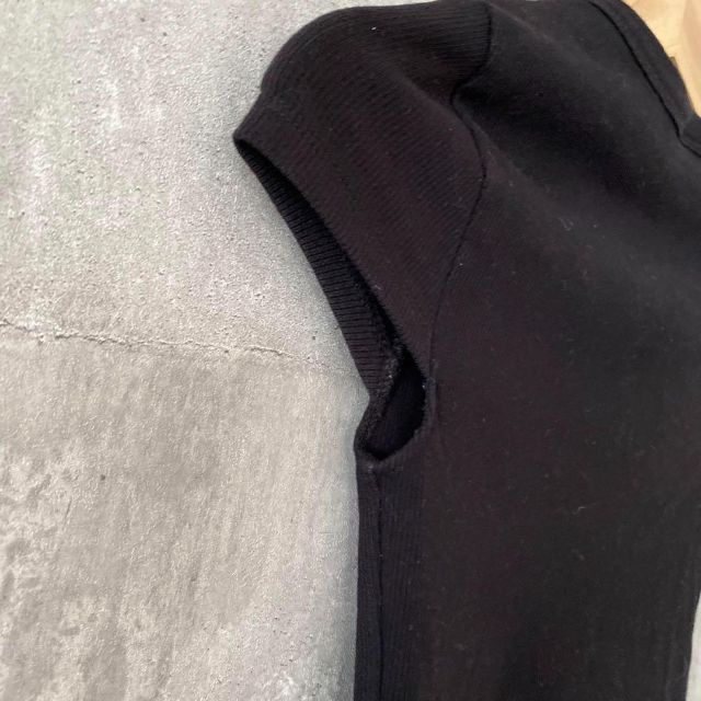 Bershka(ベルシュカ)の◆Bershka 袖なしTシャツ 黒  XS レディースのトップス(Tシャツ(半袖/袖なし))の商品写真