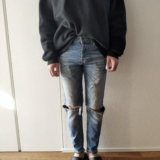 ZARA(ザラ)のZARA ダメージジーンズ RN77302 Sサイズ メンズのパンツ(デニム/ジーンズ)の商品写真