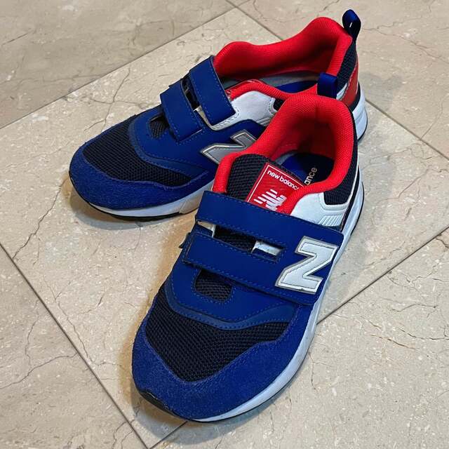 New Balance(ニューバランス)のとまとま様専用✨ニューバランス 20.5cm キッズ/ベビー/マタニティのキッズ靴/シューズ(15cm~)(スニーカー)の商品写真