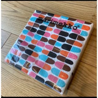 マリメッコ(marimekko)のマリメッコ　ペーパーナプキン　20枚　33×33センチ(テーブル用品)