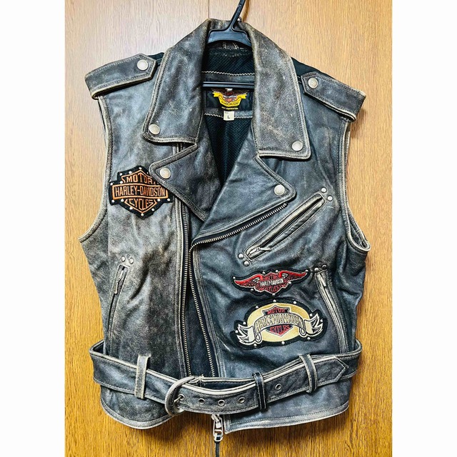 Harley Davidson(ハーレーダビッドソン)の【希少レア商品】ハーレーダビッドソン　牛革レザーベスト　ブラック　Lサイズ メンズのトップス(ベスト)の商品写真