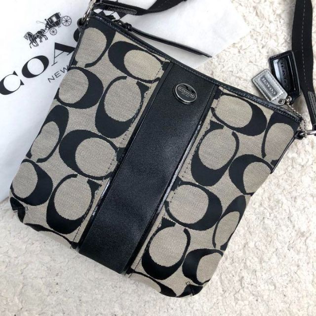 ✨新品未使用✨ COACH コーチ ストライプ ショルダーバッグ