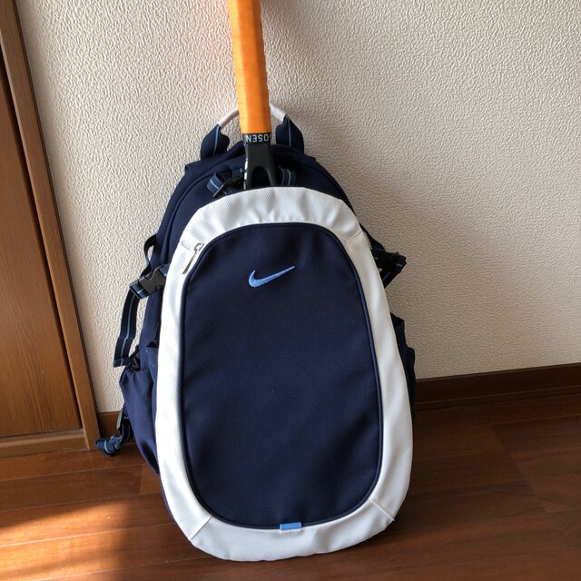 ナイキ　テニスリュック スポーツ/アウトドアのテニス(バッグ)の商品写真