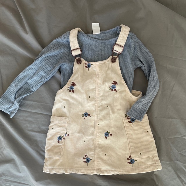 ZARA KIDS(ザラキッズ)のZARAベビー　コーデュロイワンピース　 キッズ/ベビー/マタニティのベビー服(~85cm)(ワンピース)の商品写真