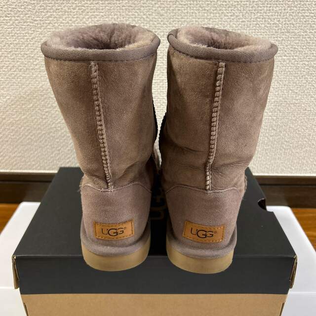 UGG(アグ)のアグ　クラシックショート レディースの靴/シューズ(ブーツ)の商品写真