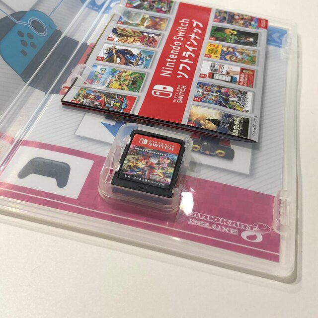 Nintendo Switch(ニンテンドースイッチ)のSwitch マリオカート8デラックス ソフト エンタメ/ホビーのゲームソフト/ゲーム機本体(家庭用ゲームソフト)の商品写真