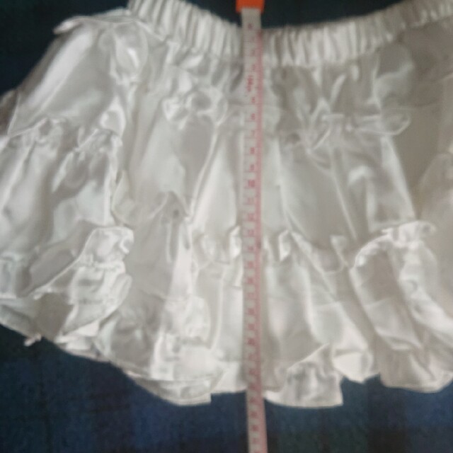 白 フリルスカート １２０cm キッズ/ベビー/マタニティのキッズ服女の子用(90cm~)(スカート)の商品写真