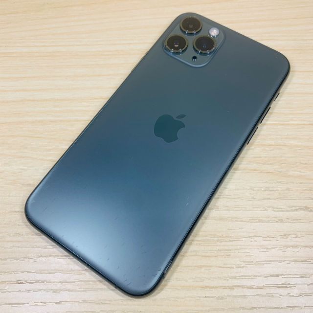 Apple(アップル)のSIMﾌﾘｰ iPhone 11 Pro 256GB Green P38 スマホ/家電/カメラのスマートフォン/携帯電話(スマートフォン本体)の商品写真