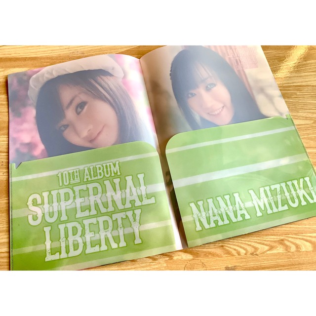 【新品】水樹奈々　A4クリアファイル  SUPERNAL LIBERTY エンタメ/ホビーの声優グッズ(クリアファイル)の商品写真