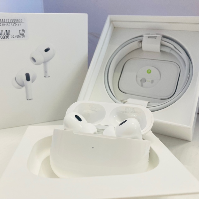 AirPods Pro 第2世代 MQD83J/A 品 Apple