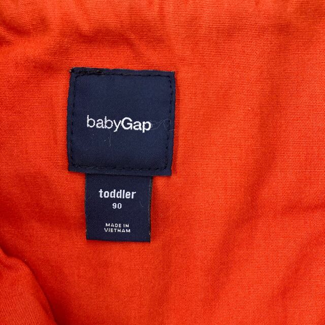 babyGAP(ベビーギャップ)のA1026A002 ベビーギャップ　ベスト キッズ/ベビー/マタニティのキッズ服男の子用(90cm~)(ジャケット/上着)の商品写真