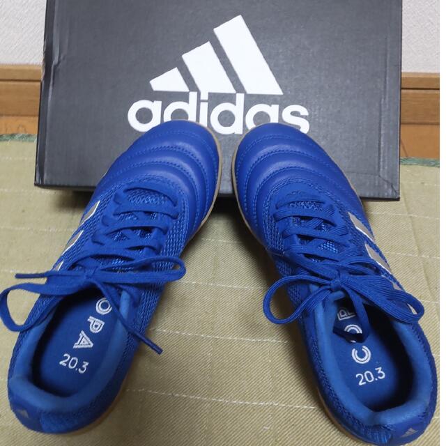 adidas(アディダス)のサッカー(室内用)２２cm   adidas キッズ/ベビー/マタニティのキッズ靴/シューズ(15cm~)(スニーカー)の商品写真