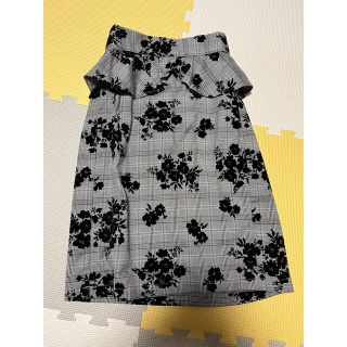 トッコ(tocco)のtocco秋冬スカート未着用美品(ひざ丈スカート)