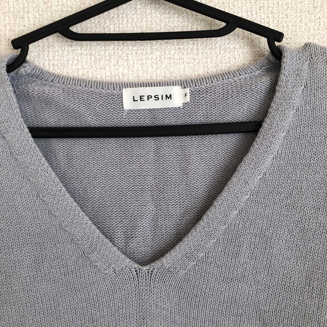 LEPSIM(レプシィム)のＬEPSIMＶネックニット レディースのトップス(ニット/セーター)の商品写真