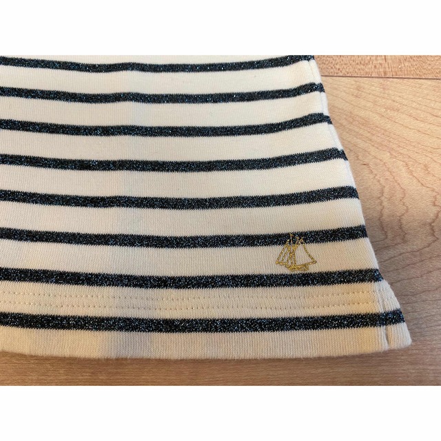 PETIT BATEAU(プチバトー)のプチバトー  厚手ボーダーロンT 4ans キッズ/ベビー/マタニティのキッズ服女の子用(90cm~)(Tシャツ/カットソー)の商品写真