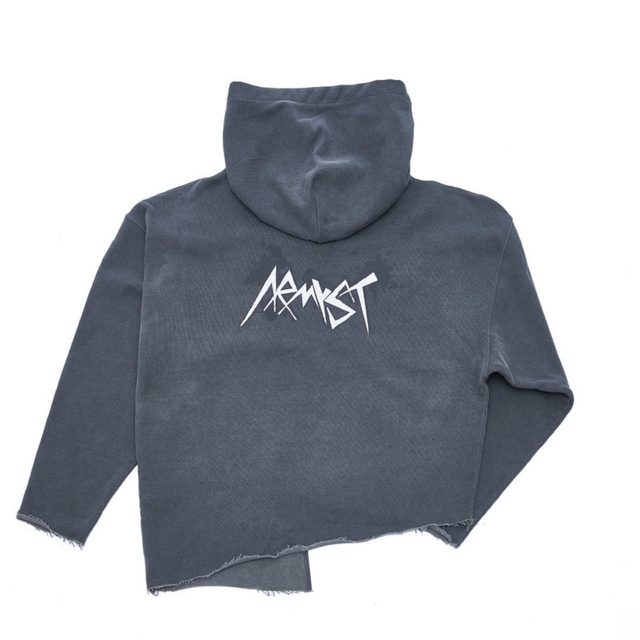 防弾少年団(BTS)(ボウダンショウネンダン)のBTS ジョングク　HOODY BLACK  XLサイズ　公式 エンタメ/ホビーのタレントグッズ(アイドルグッズ)の商品写真