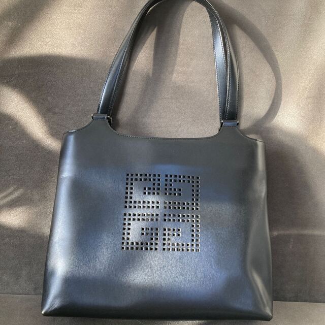 GIVENCHY ジバンシー　トートバッグ　ブラック　ロゴ