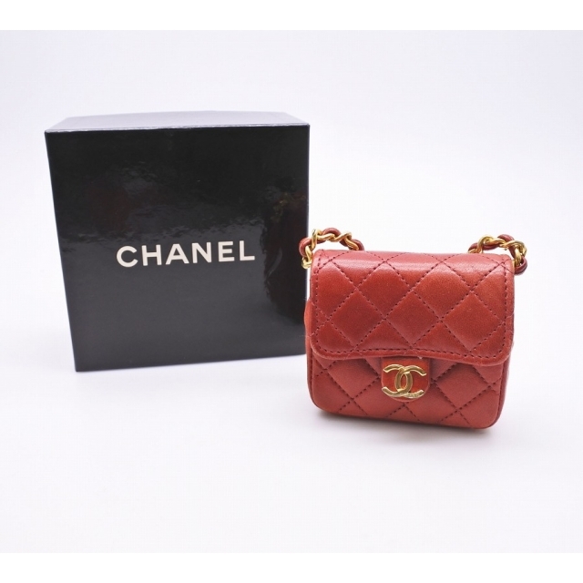 CHANEL(シャネル)の[USED/中古]CHANEL シャネル ポーチ ヴィンテージ ミニミニマトラッセ バッグチャーム ウエストバッグ ポーチ 小物入れ レッド ゴールド レザー 中古 ai-tdc-000939-4e レディースのファッション小物(ポーチ)の商品写真