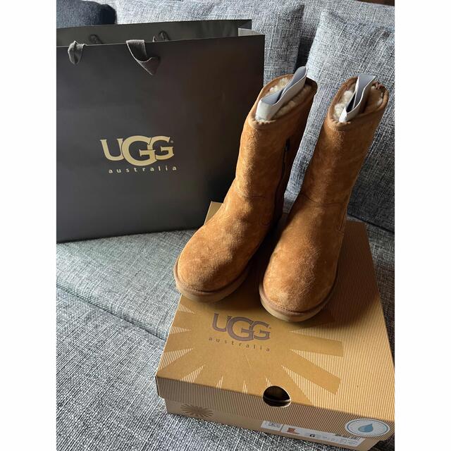 UGG(アグ)のショートブーツ UGG ムートンブーツ　6   23センチ レディースの靴/シューズ(ブーツ)の商品写真