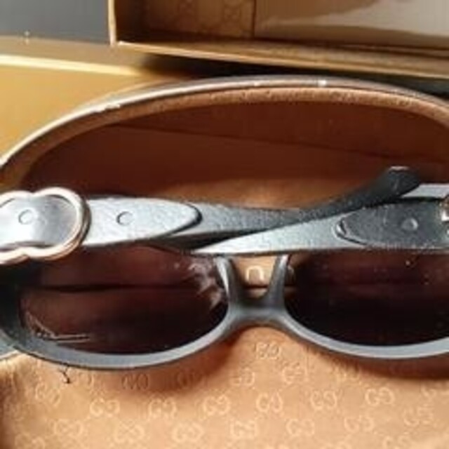 Gucci - 激安!正規品!専用ケース&ギャランティカード付き!GUCCI男女