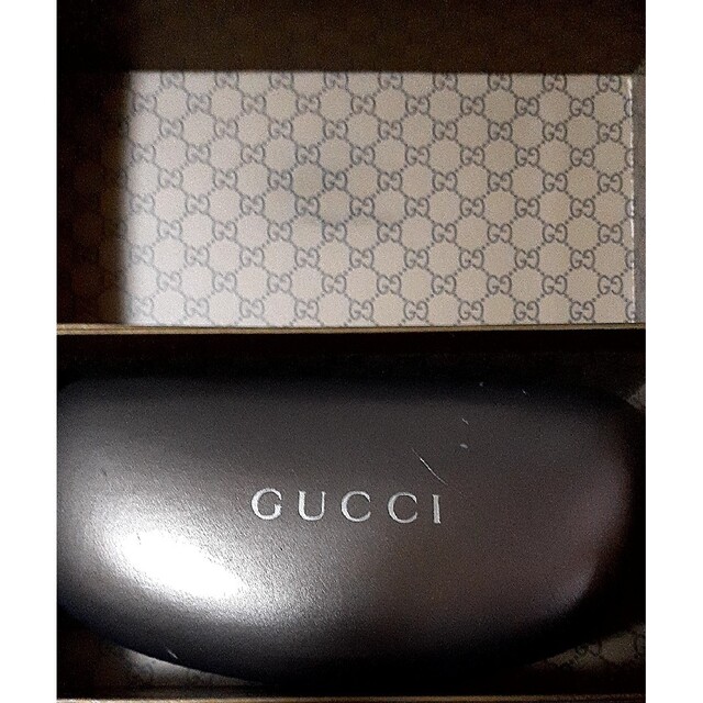 Gucci(グッチ)の激安！正規品！専用ケース&ギャランティカード付き！GUCCI男女兼用サングラス！ メンズのファッション小物(サングラス/メガネ)の商品写真