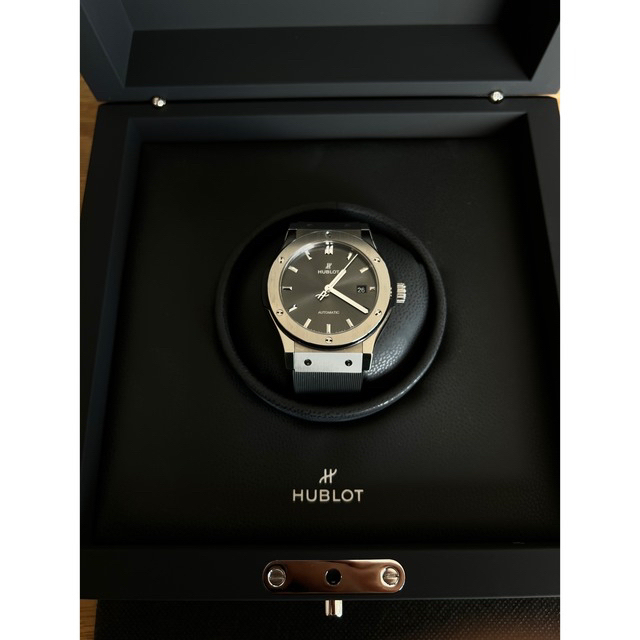 HUBLOT(ウブロ)のウブロ　クラシックフュージョン　　HUBLOT 3連休限定 メンズの時計(腕時計(アナログ))の商品写真