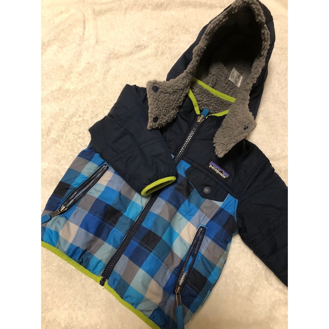 patagonia(パタゴニア)のpatagonia キッズリバーシブルジャケット　 キッズ/ベビー/マタニティのベビー服(~85cm)(ジャケット/コート)の商品写真