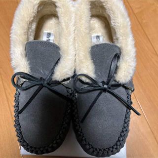 ミネトンカ(Minnetonka)の《新品❣️》ミネトンカ❣️25 グレー(スリッポン/モカシン)