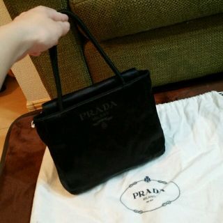 プラダ(PRADA)のサテン ハンドバッグ(ハンドバッグ)