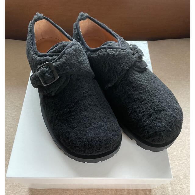 Maison Martin Margiela(マルタンマルジェラ)の黒42新品 メゾン マルジェラ ファー ストラップ モンク シューズ ブラック メンズの靴/シューズ(ブーツ)の商品写真